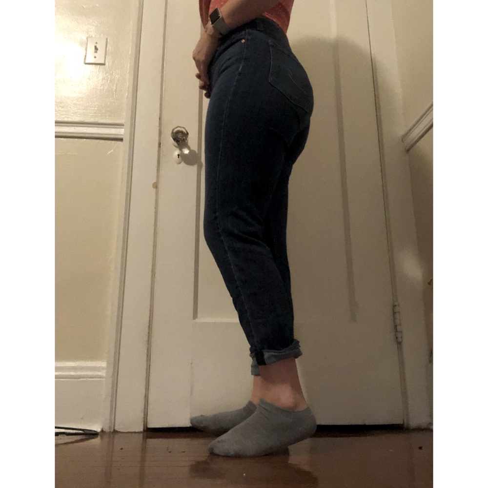Signature Levi Jeans Size 4/27Waist